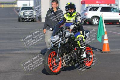 media/Nov-05-2022-SoCal Trackdays (Sat) [[f8d9b725ab]]/Around the Pits/